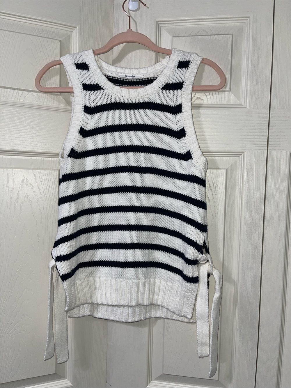 Splendid Striped Knit Sweater Vest White Navy Side Tie Sleeveless Top. #0376